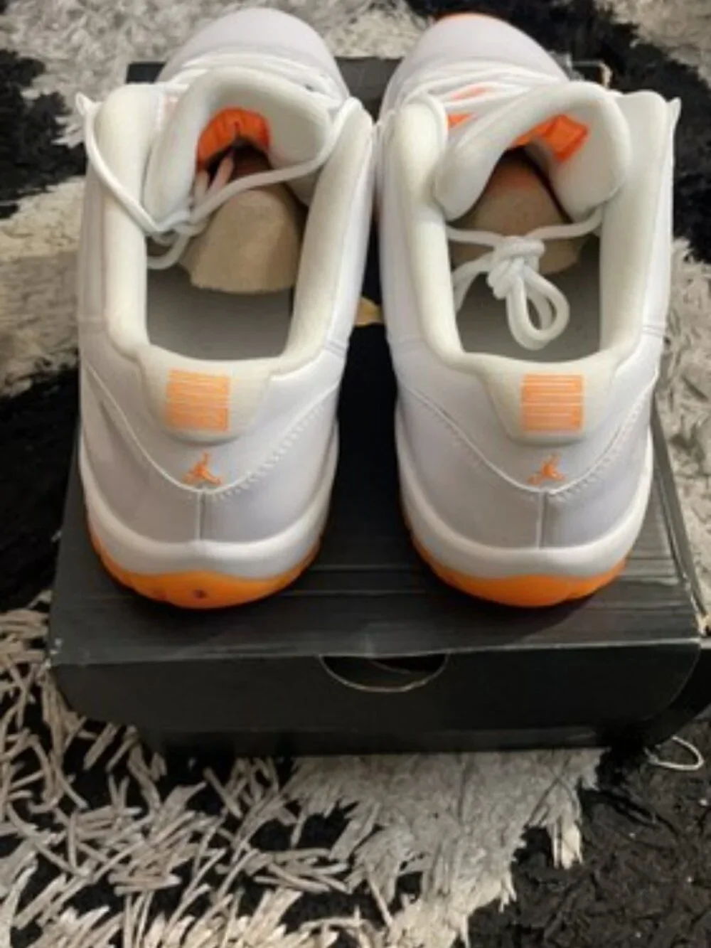 Air Jordan 11 Low Citrus GG 580521-139 Sz 7.5Y